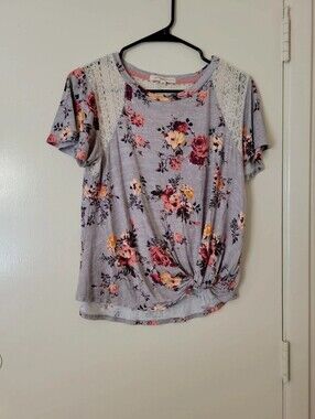 Rewind Gray Floral Short Sleeve Top with Lace Shoulders